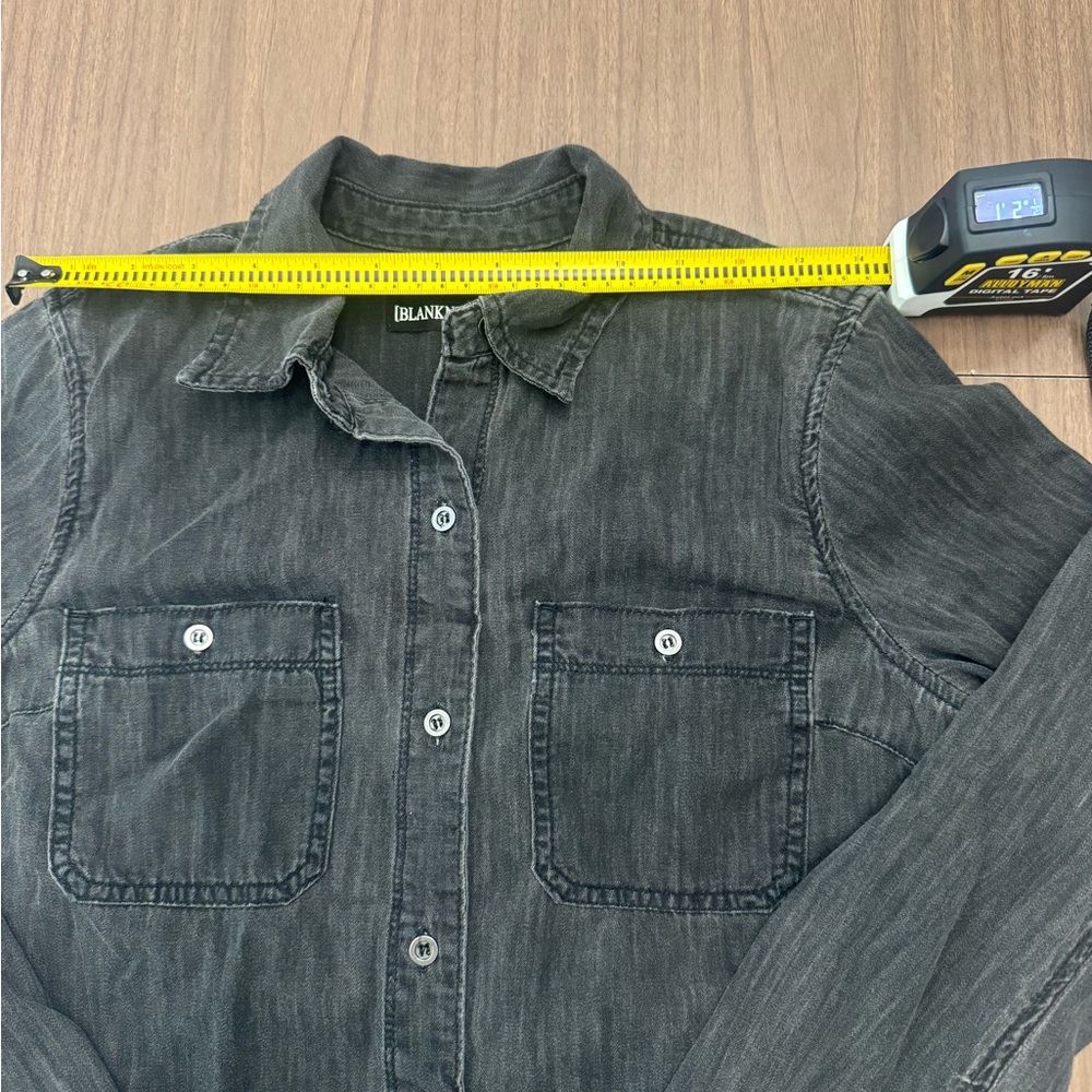 BLANKNYC Women’s‎ XS Shirt Black Button Down Long Sleeve Fringe Hem Distressed - Picture 8 of 10